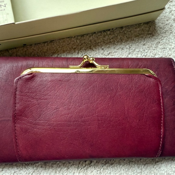 Buxton Organizer Clutch Wallet Purse Leather Burgundy w/ Box 7.25” Across New - Picture 4 of 12